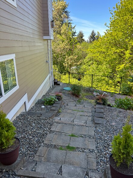 Building Photo - 9006 105 Ave SW