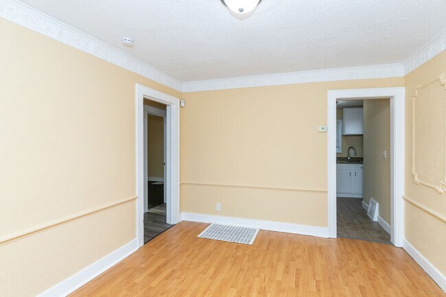 Building Photo - Kansas City 3 Bed 1 Bath Home