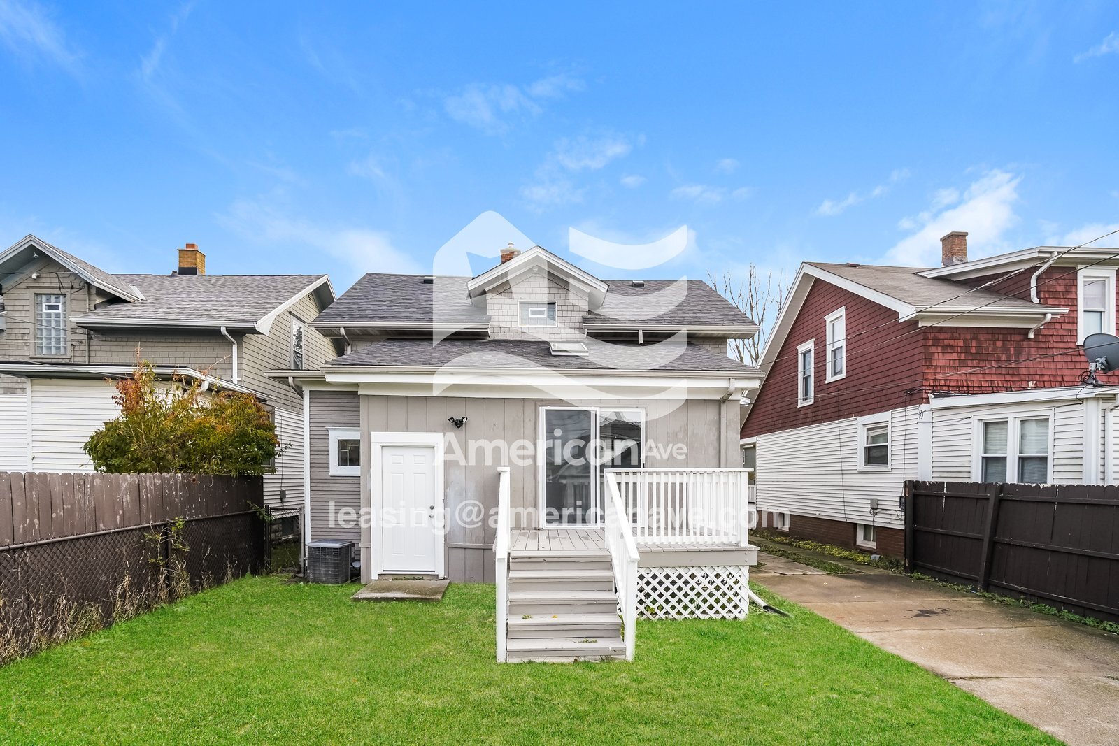 Building Photo - 1704 Flett Ave