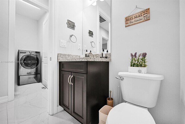 Building Photo - 8855 Watercrest Cir W