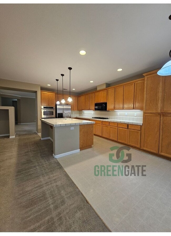 Building Photo - Spacious 4 Bedroom 3 Bath in Patterson! AV...