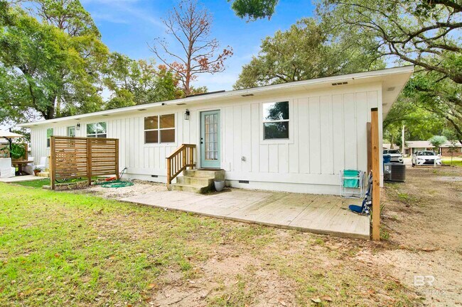 Building Photo - 208 E 22nd Ave