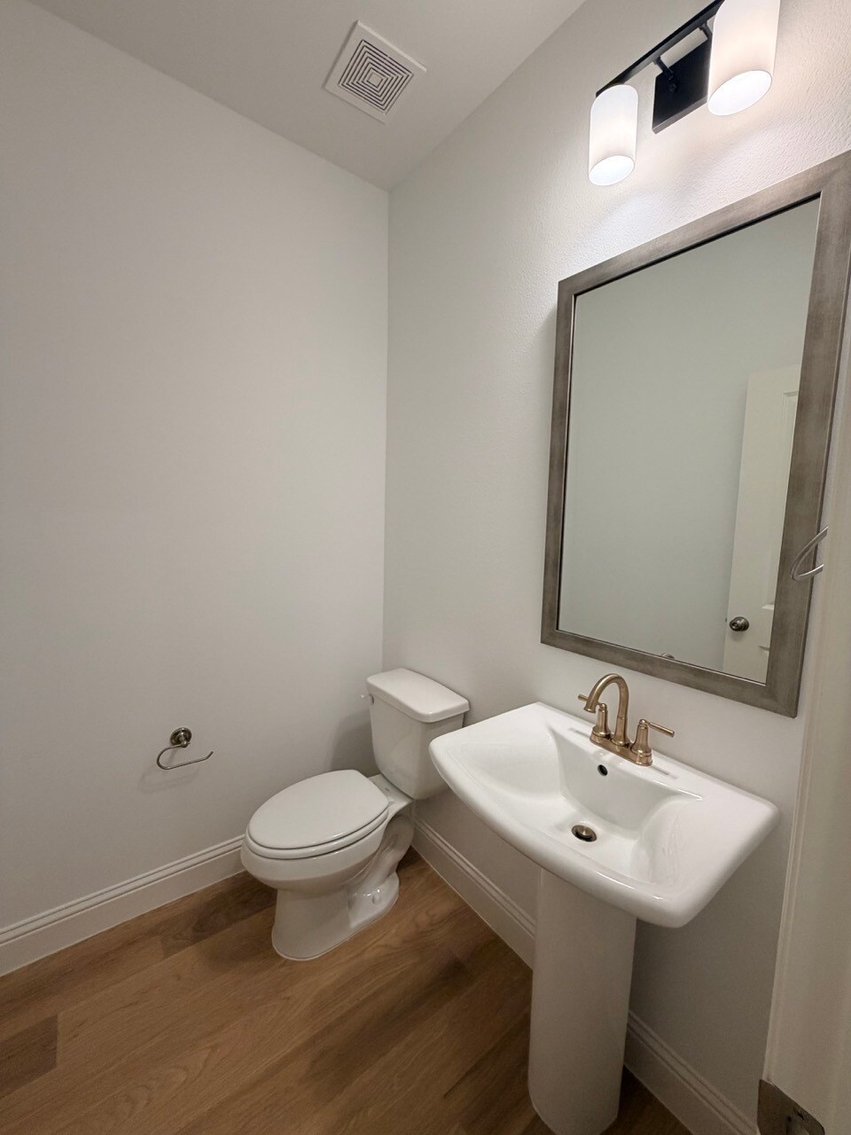 power room - 4809 Lunker St