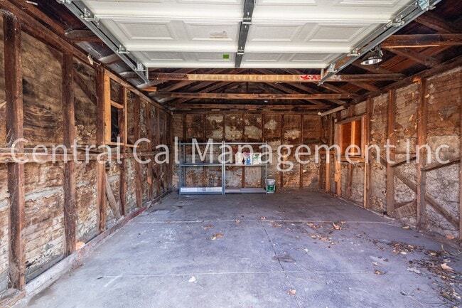 Building Photo - 2 Bedroom/1 Bath Home - $1395 Per Month!