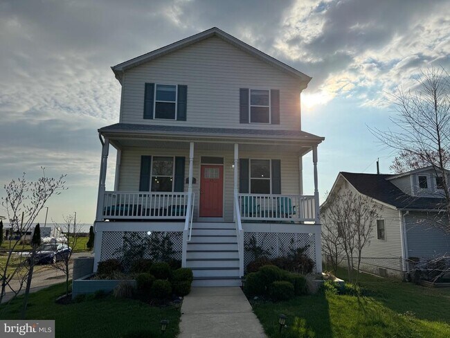 Building Photo - 8315 Bayside Rd