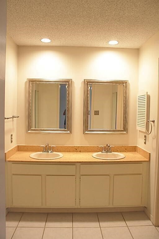 Building Photo - 1922 Augusta Dr