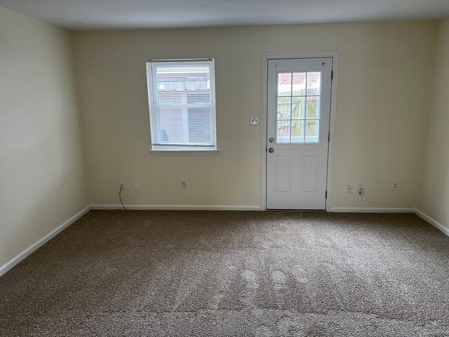 Building Photo - 934 Maryland Ave