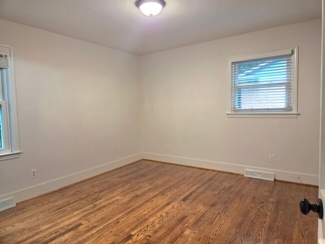 Building Photo - 6126 Netherwood Dr