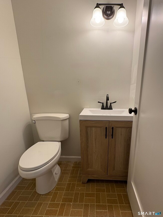 Building Photo - 17 Sylvan Ave