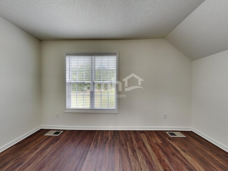 Building Photo - 150 Exeter Ct