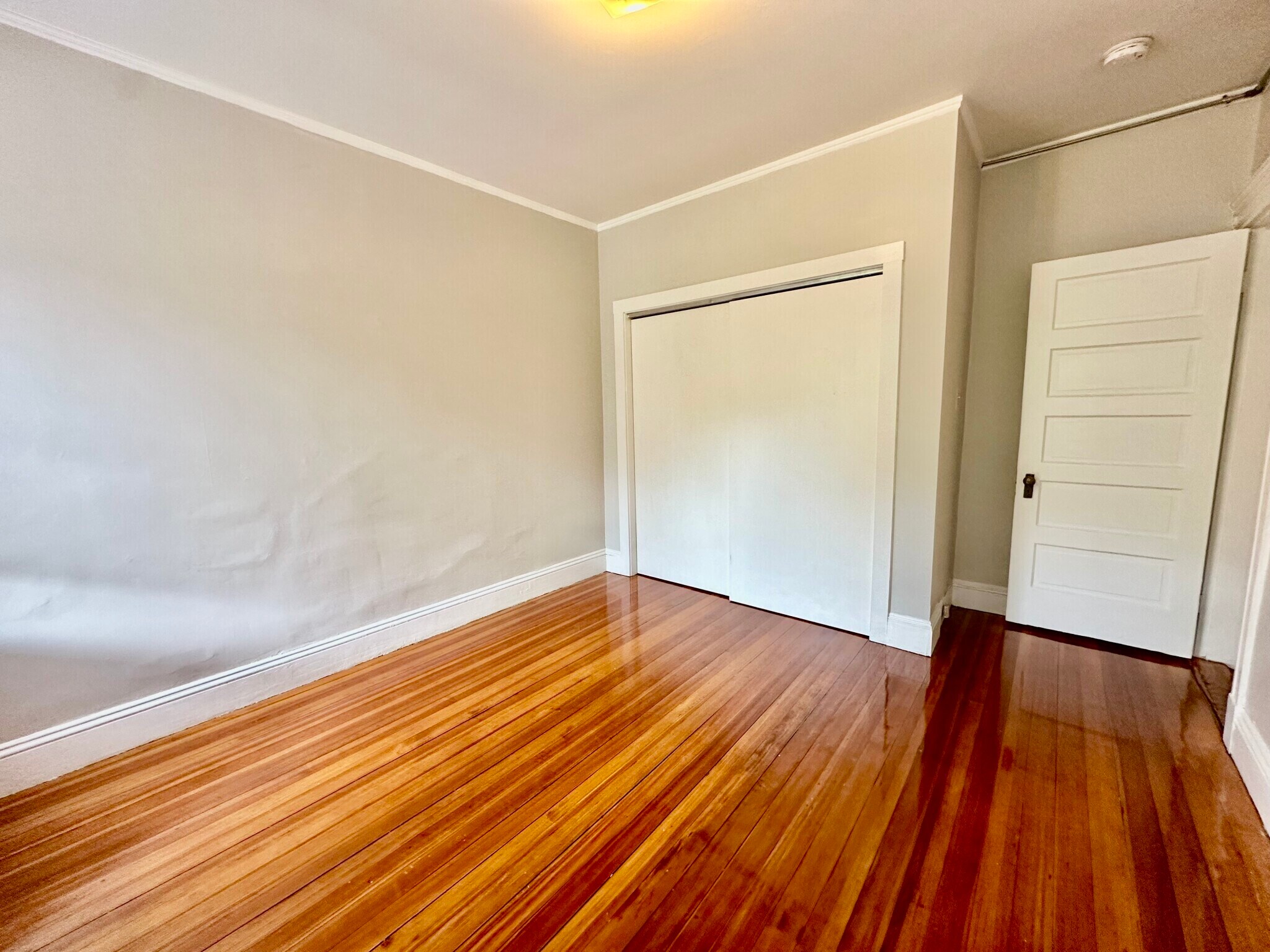 Building Photo - 10 Strathmore Rd