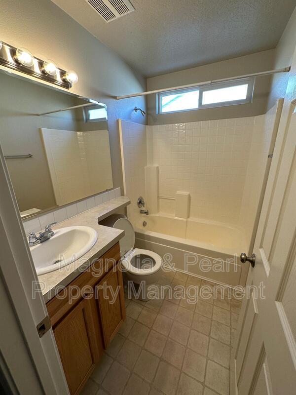 Building Photo - 16538 Sadie Ave