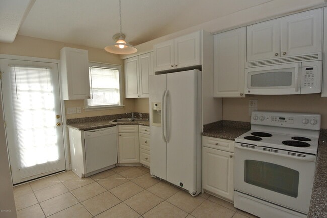Building Photo - 4031 Arbor Green Way