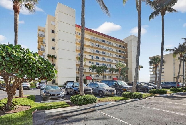 Building Photo - 7410 S Ocean Dr