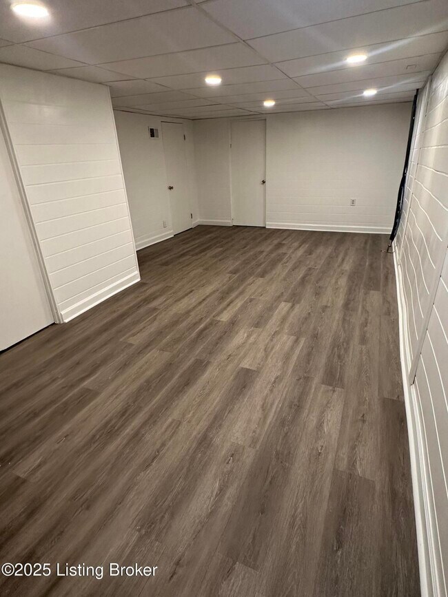 Building Photo - 1303 Bentwood Way