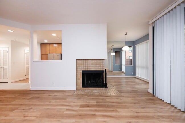 Building Photo - 4250 El Camino Real