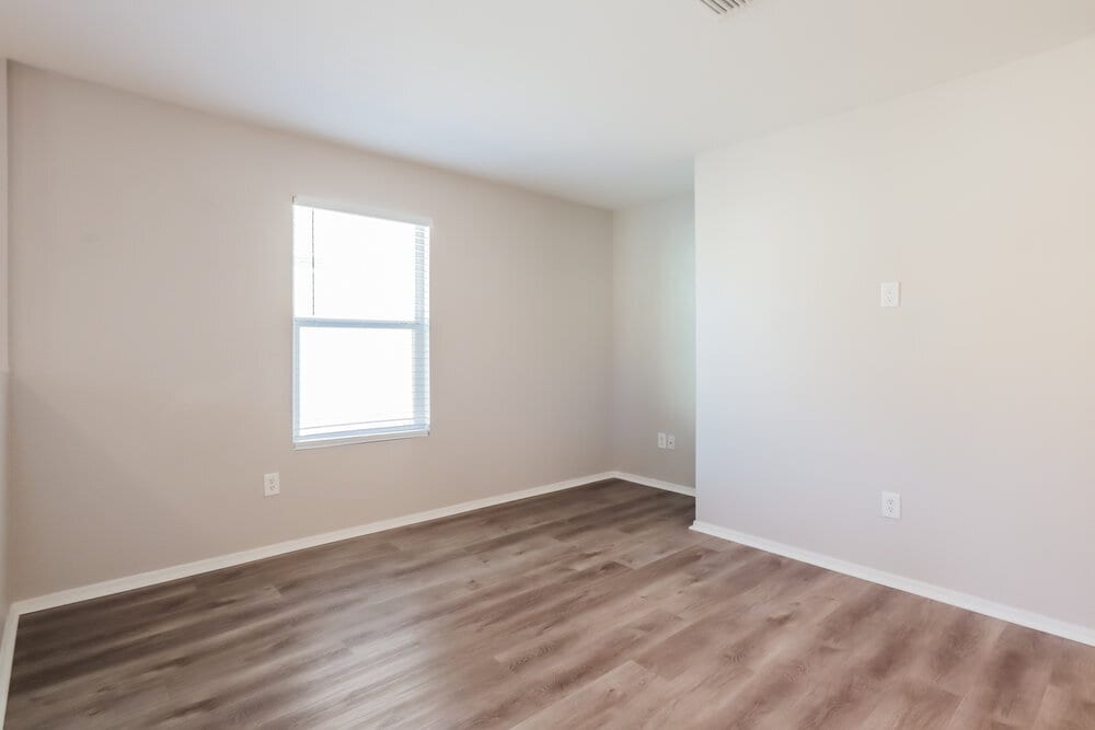 Building Photo - 2755 N Saramano Ln