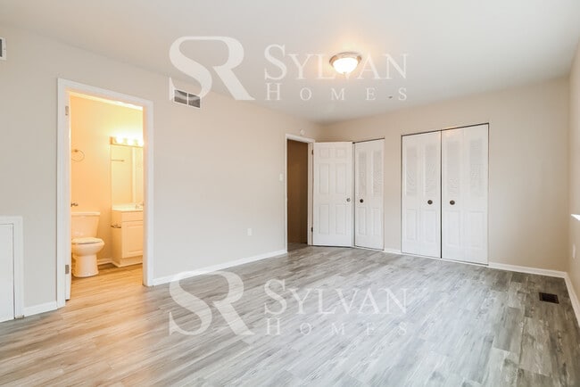 Building Photo - You will love this cozy home!!