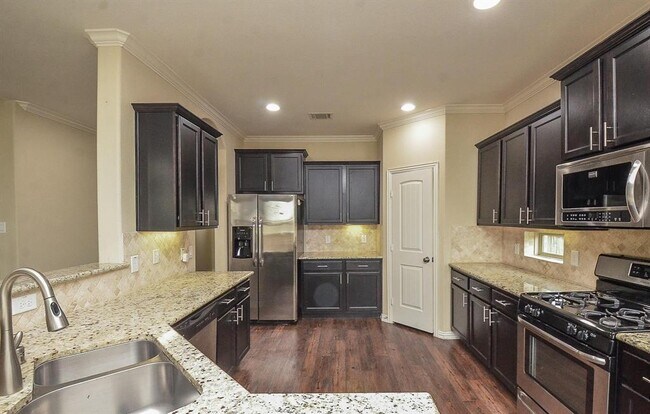 Building Photo - 6523 Point Hollow Ln