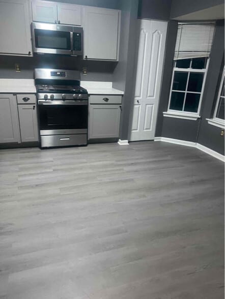 Building Photo - 5850 Wolsey Ct