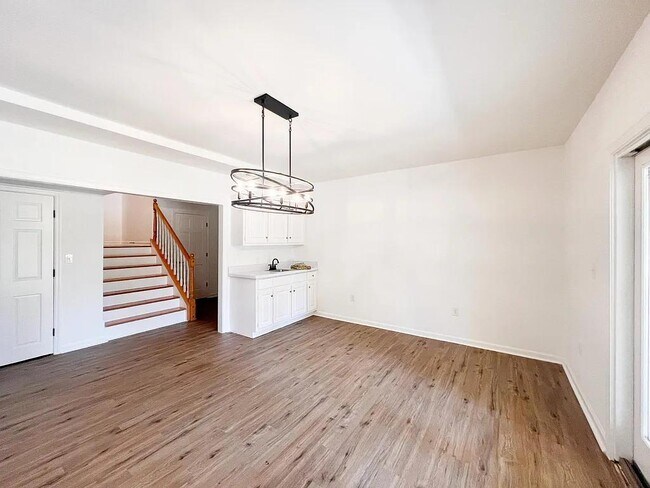 Building Photo - 12 Ginger Ln