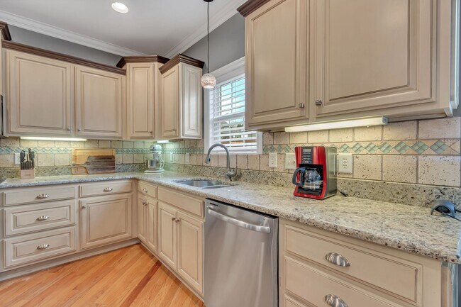 Building Photo - 1016 Red Pepper Ridge