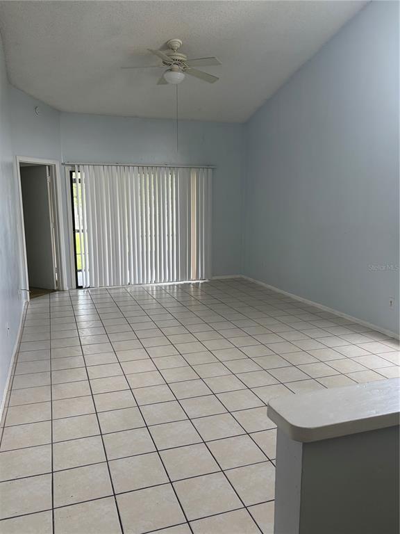 Building Photo - 31 Lakepointe Cir