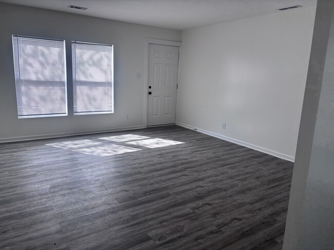 Building Photo - CROSS PROPERTIES