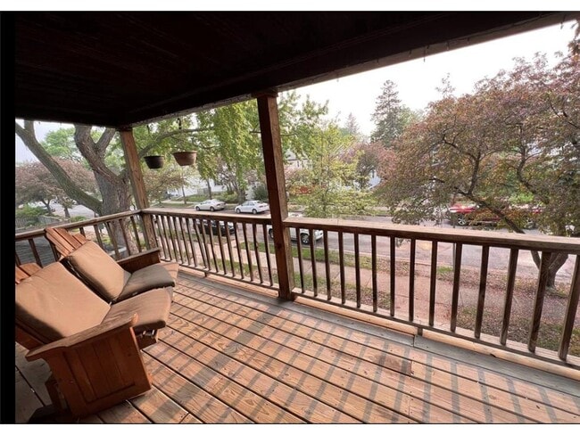 Building Photo - 1211 5th St NE