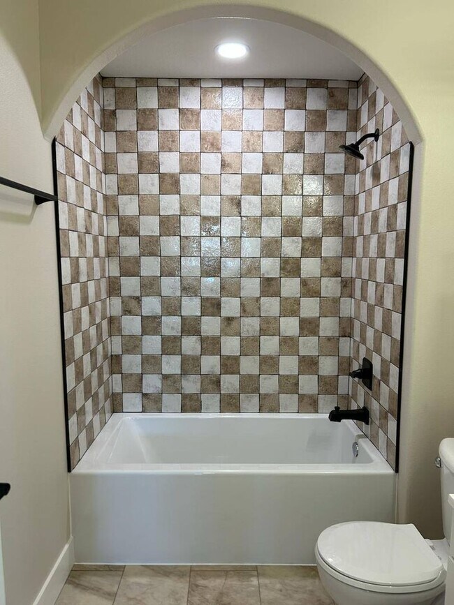 Building Photo - 940 M St SW