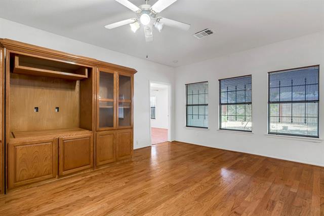 Building Photo - 721 Somerset Dr