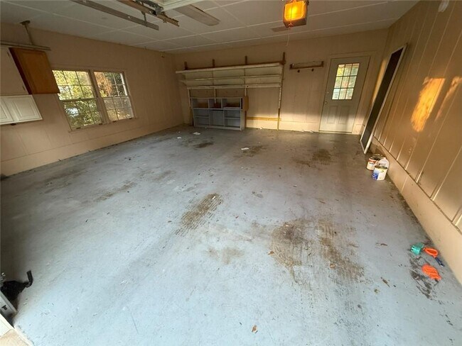 Building Photo - 1106 Lincoln Dr