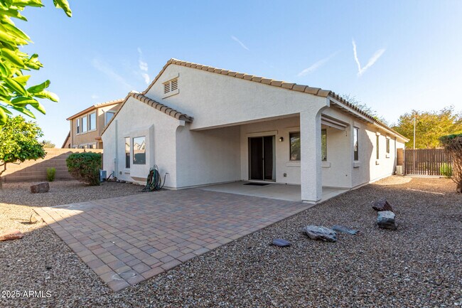 Building Photo - 1444 E Baker Dr