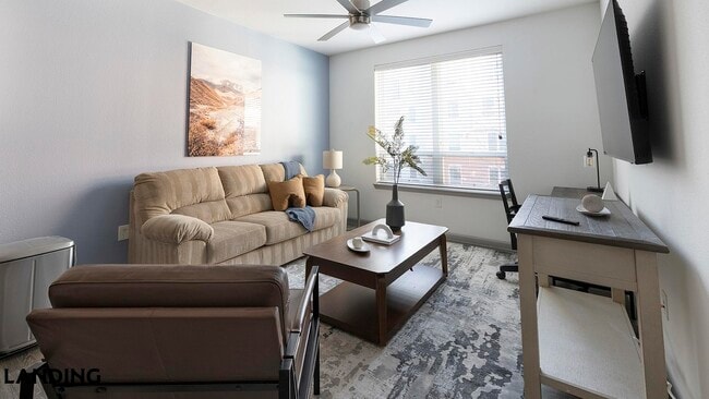 Building Photo - 1001 S Center St