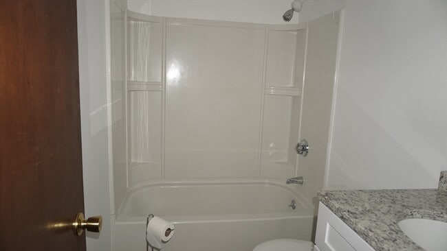 Building Photo - 53 Swanson Ct