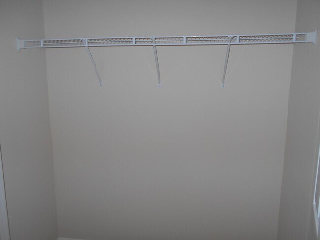 Building Photo - 3 bedroom, 2 bath condo in Carolina Willows