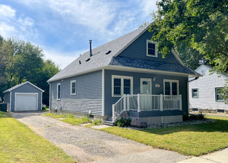 Building Photo - 412 W Skaro St