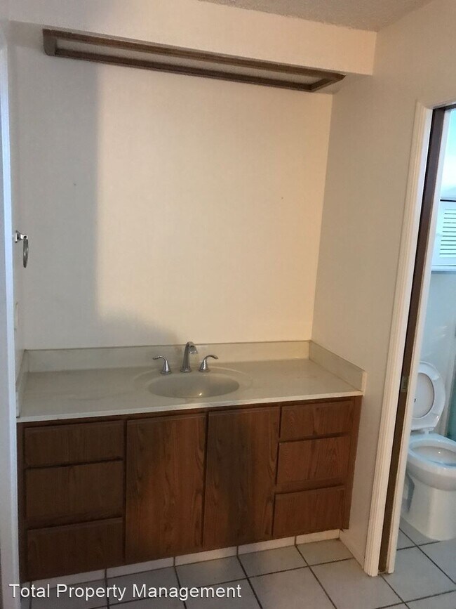 Building Photo - 3 br, 2 bath House - 5233 W. Iris Ct.