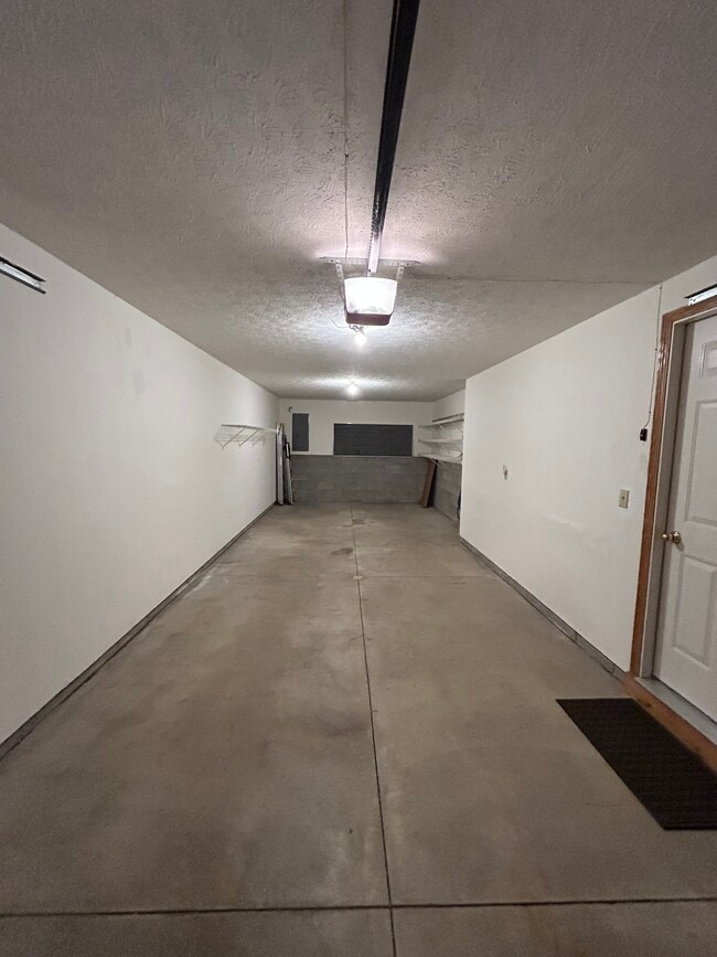 Building Photo - 651 Sturbridge Dr