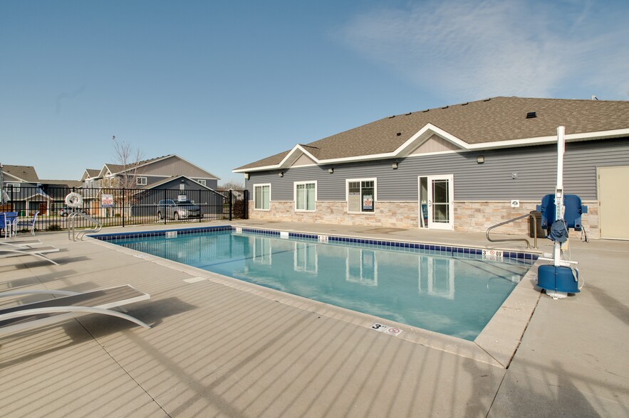 Building Photo - Falcon Heights Townhomes