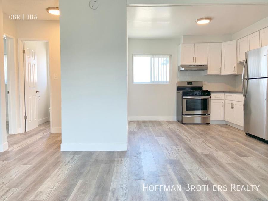 Building Photo - 4050 W El Segundo Blvd