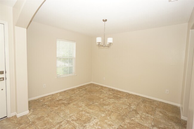 Building Photo - 2434 Ranch Hollow Ct