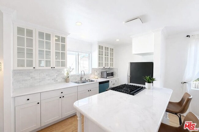 Building Photo - 1033 20th St