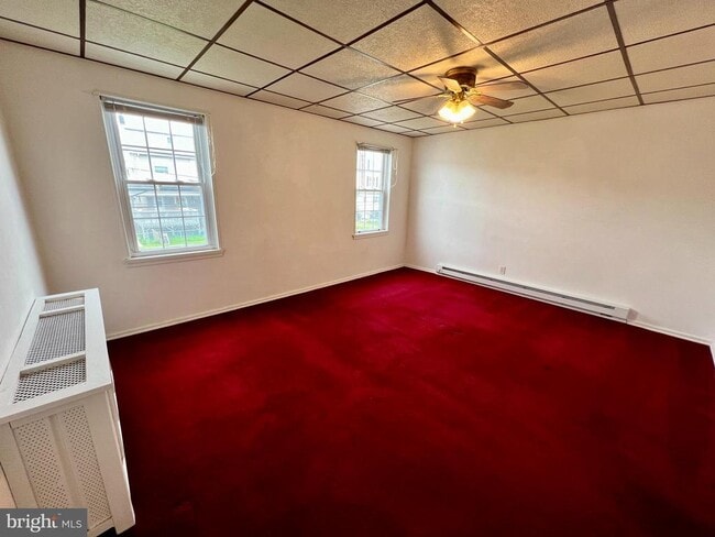 Building Photo - 137 E Summit St