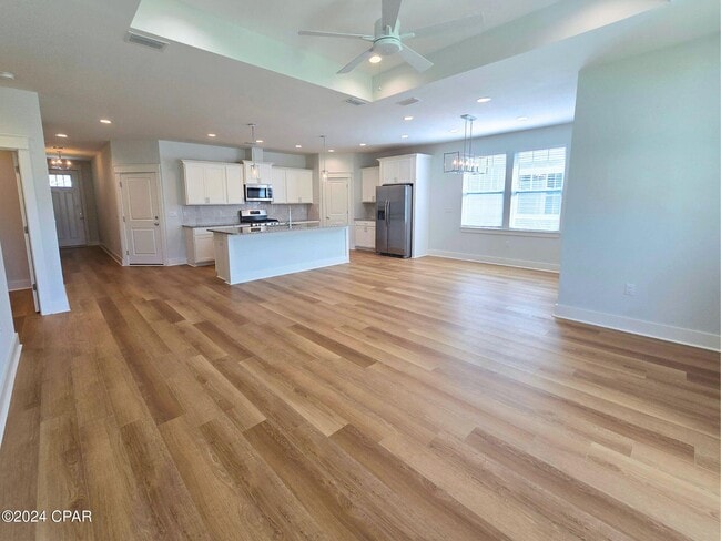 Building Photo - 427 Foxtail Wy