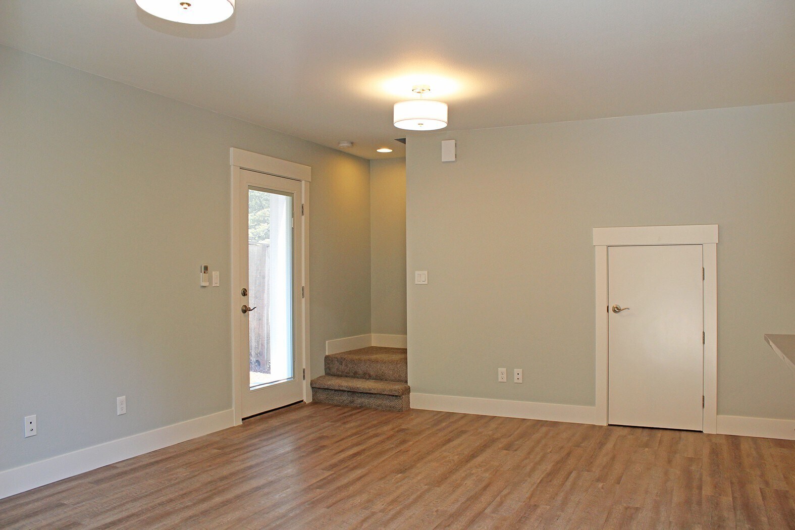 Building Photo - 8840 SW 36th Ave