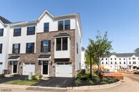 Building Photo - 10 Saw Mill Cir