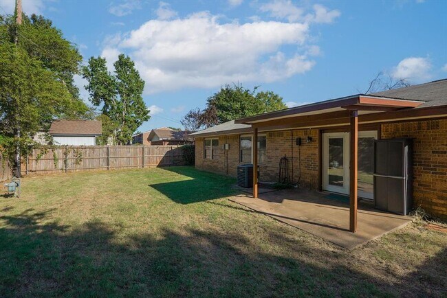 Building Photo - 3507 Hummingbird Ln