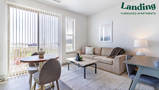 Building Photo - 1605 E County Line Rd