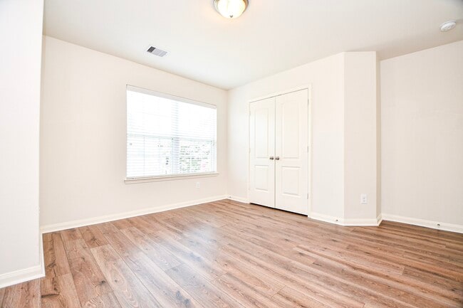 Building Photo - 10909 Panther Ct
